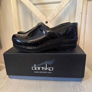Dansko Black patent Clogs EU 39